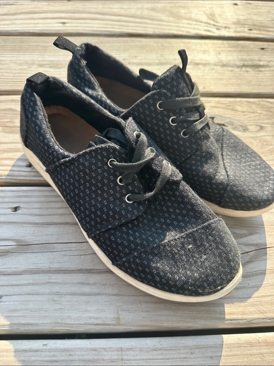 Toms Shoes - Women’s Casual Black Canvas Lace-Up Sneakers